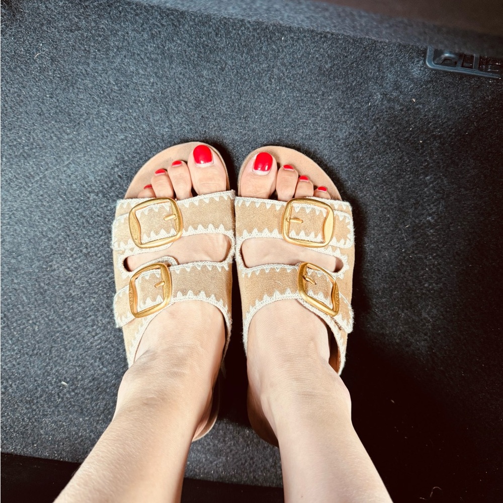 Chic Tan Sandals with Gold Accents